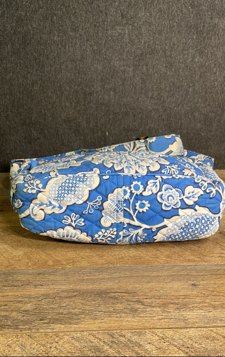 Vera Bradley Blue Lagoon Floral Quilted Crossbody Shoulder Bag 2010s