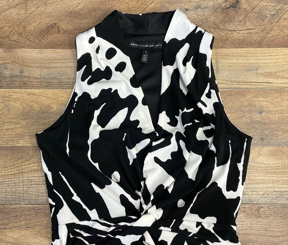 White House Black Market Women's Twist Front Dress Black White Abstract Sz 0