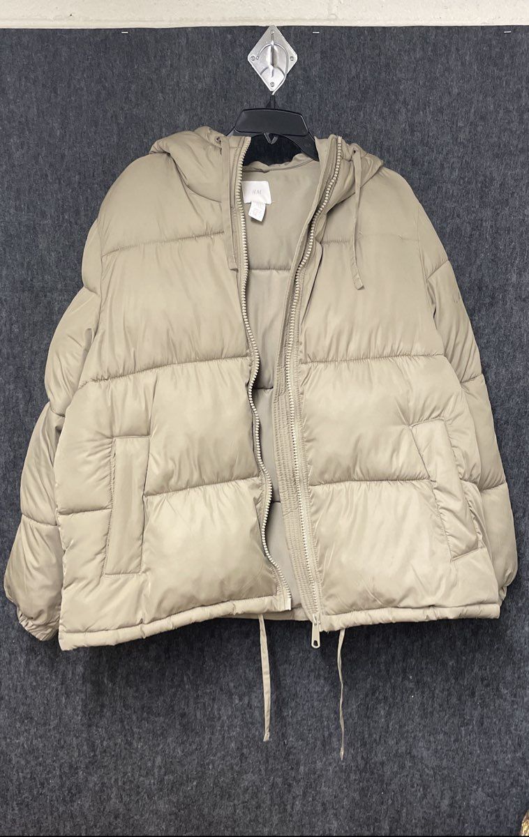 H&M Women's Tan Hooded Puffer Jacket Quilted Drawstring Hem Sz M