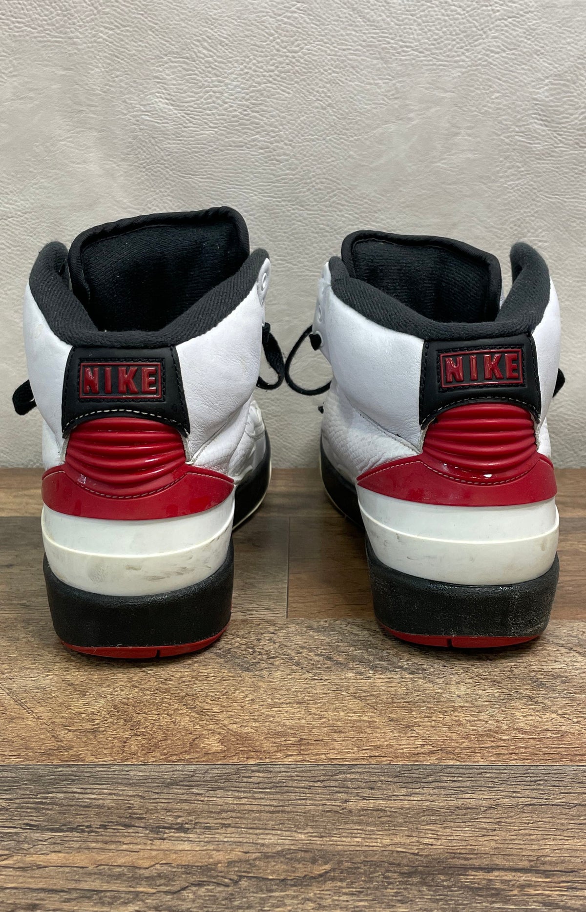 Air Jordan 2 Retro High Chicago White Black Red Sneakers Size 9