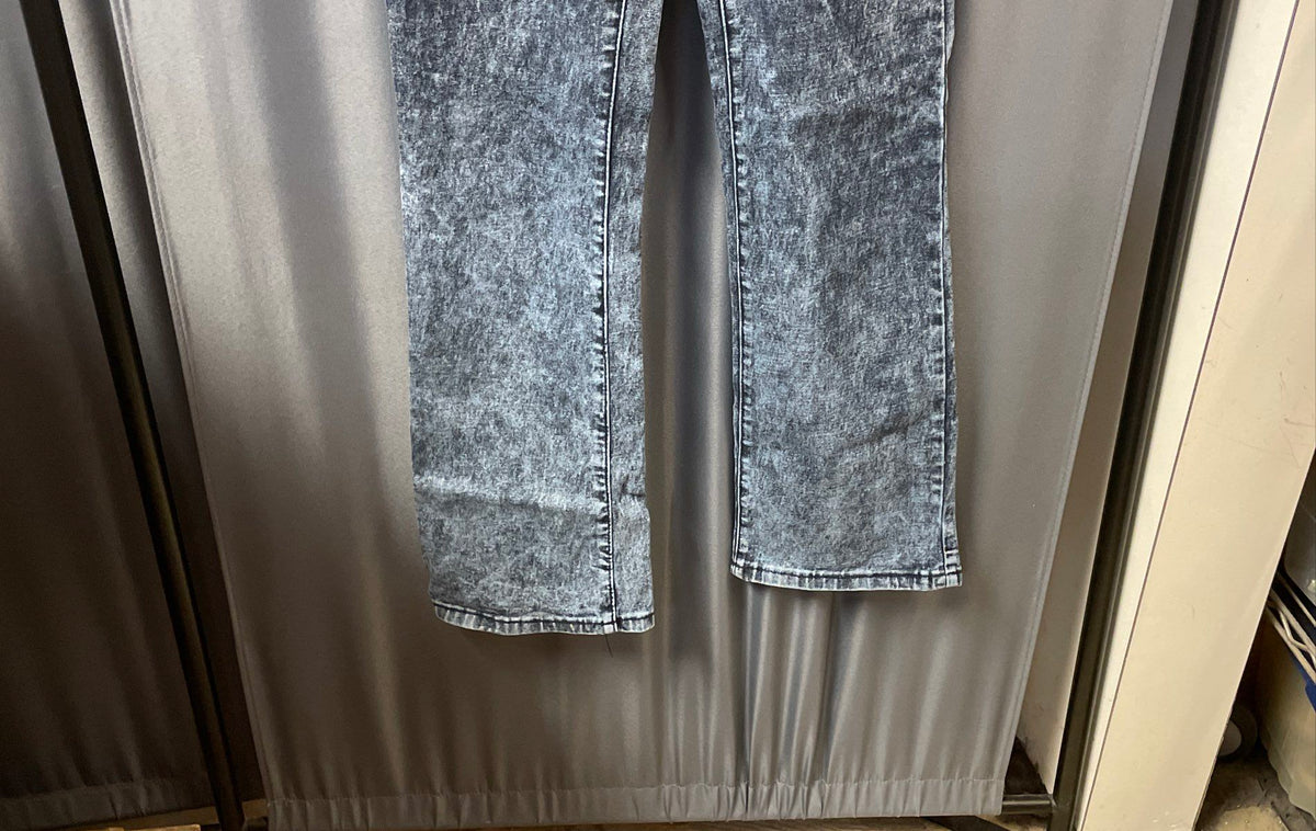 DG2 Diane Gilman Women's Blue Acid Wash Stretch Straight Leg Jeans Size 8