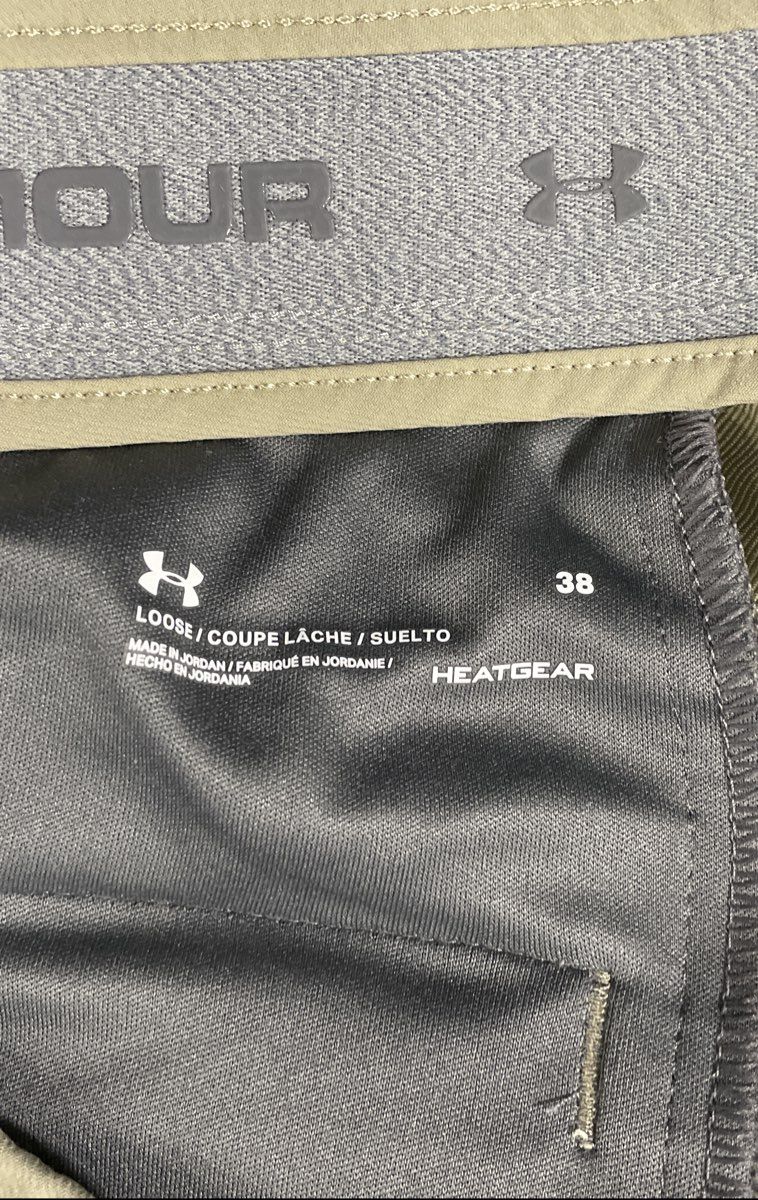 Under Armour Men's Beige Match Play HeatGear Loose Fit Golf Shorts Size 38