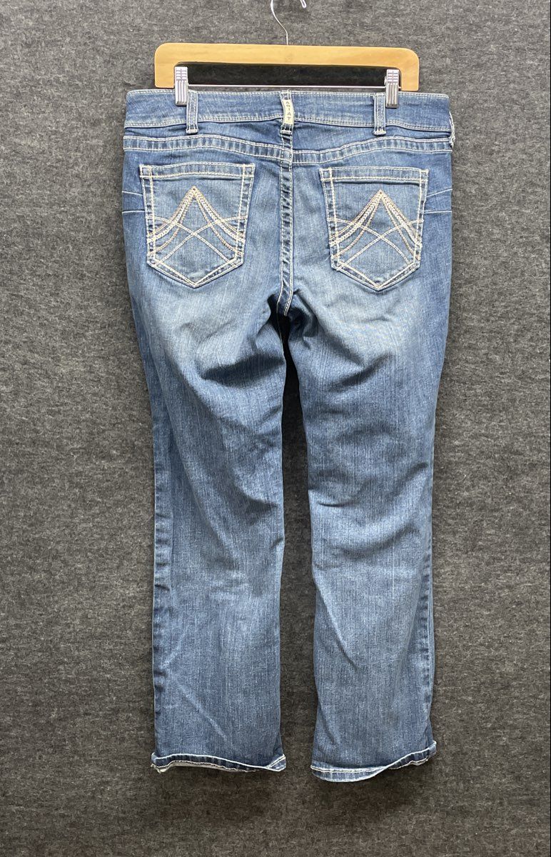 Ariat Women's REAL Denim Blue Medium Wash Embroidered Back Pocket Jeans Sz 32S