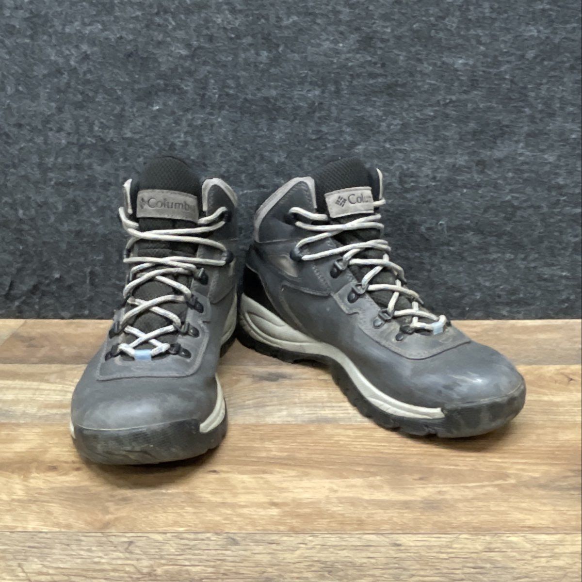 Columbia Newton Ridge Plus II Waterproof Grey Hiking Boots Women's Size 11