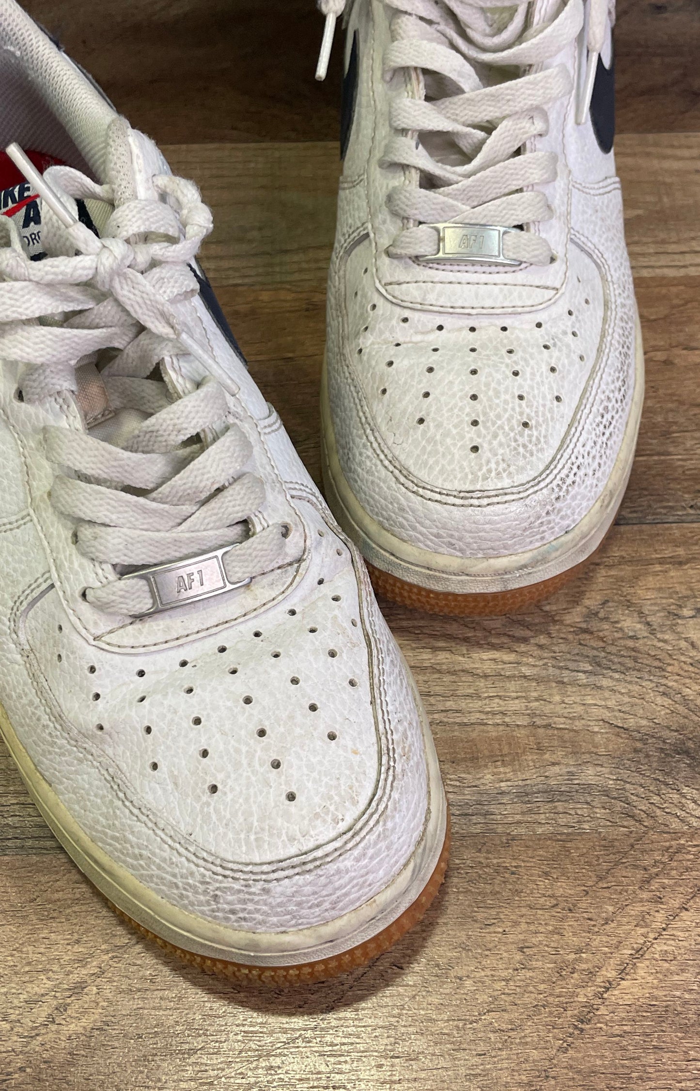 Nike Air Force 1 Low White Navy Blue Gum Sole Sneakers Size 8.5