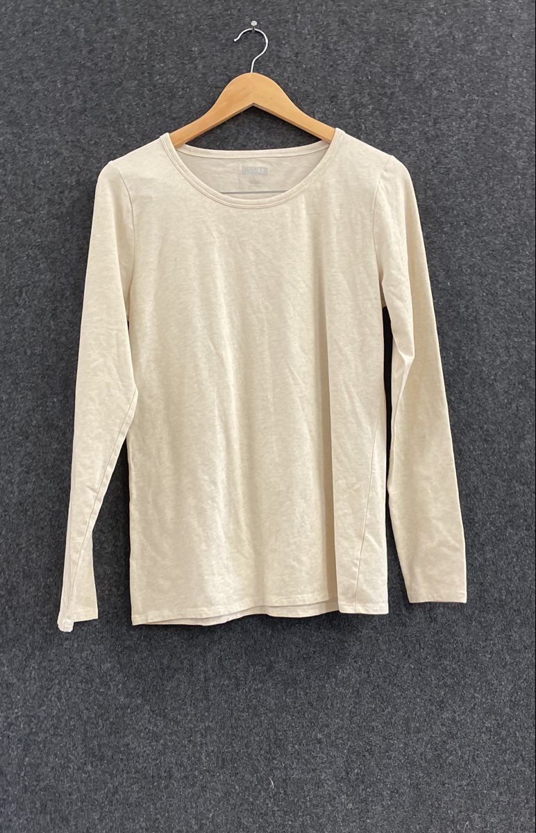 Duluth Trading Co Women's No-Yank Long Sleeve Scoopneck T-Shirt Beige Sz L
