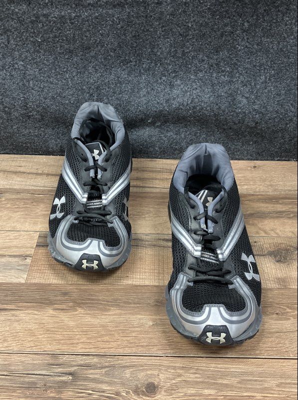 Vintage 2010 Under Armour Apparition Black Silver Running Shoes Size 10.5