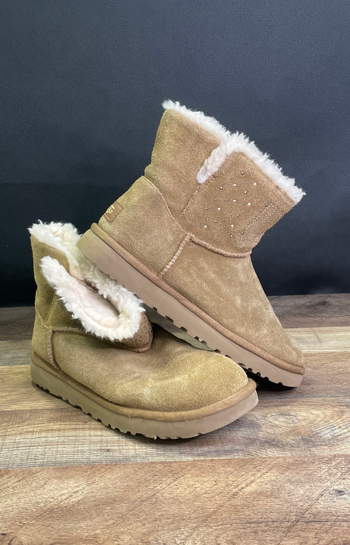 UGG Classic Short Bling Crystal U Logo Chestnut Suede Boots Women's Size 7