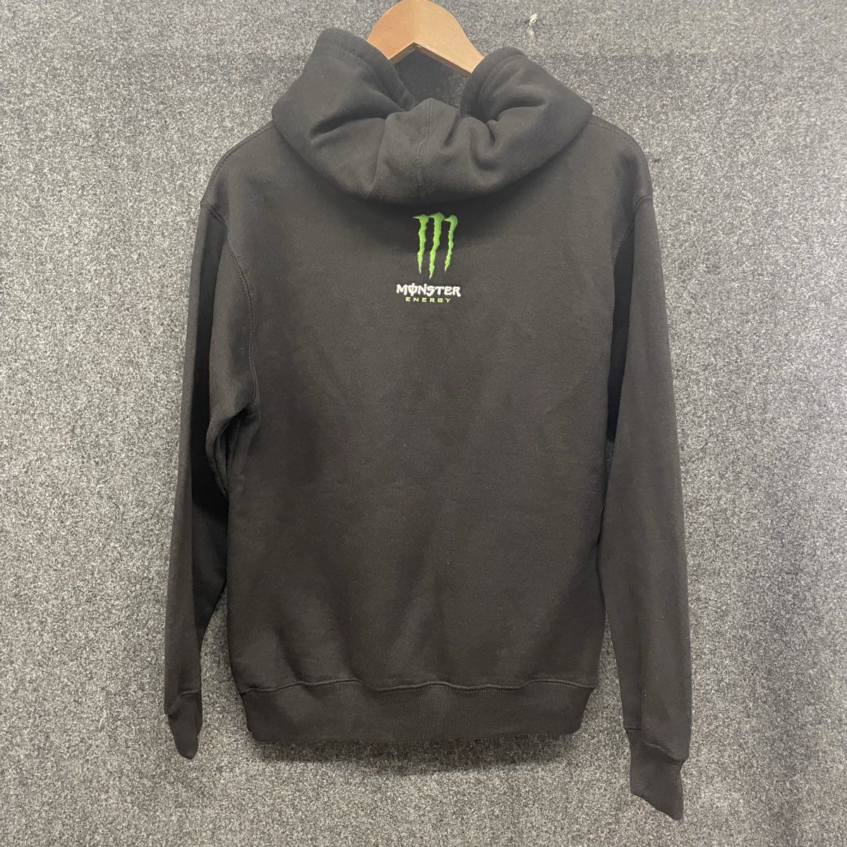 Monster Energy Men's Black Pullover Hoodie Screen Print Claw Logo Sz Small