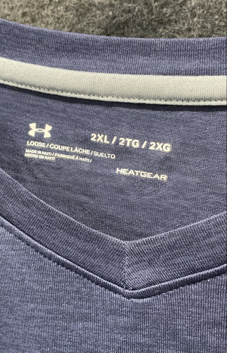 Under Armour Men's Blue Heathered V-Neck T-Shirt Loose Fit HeatGear Sz 2XL