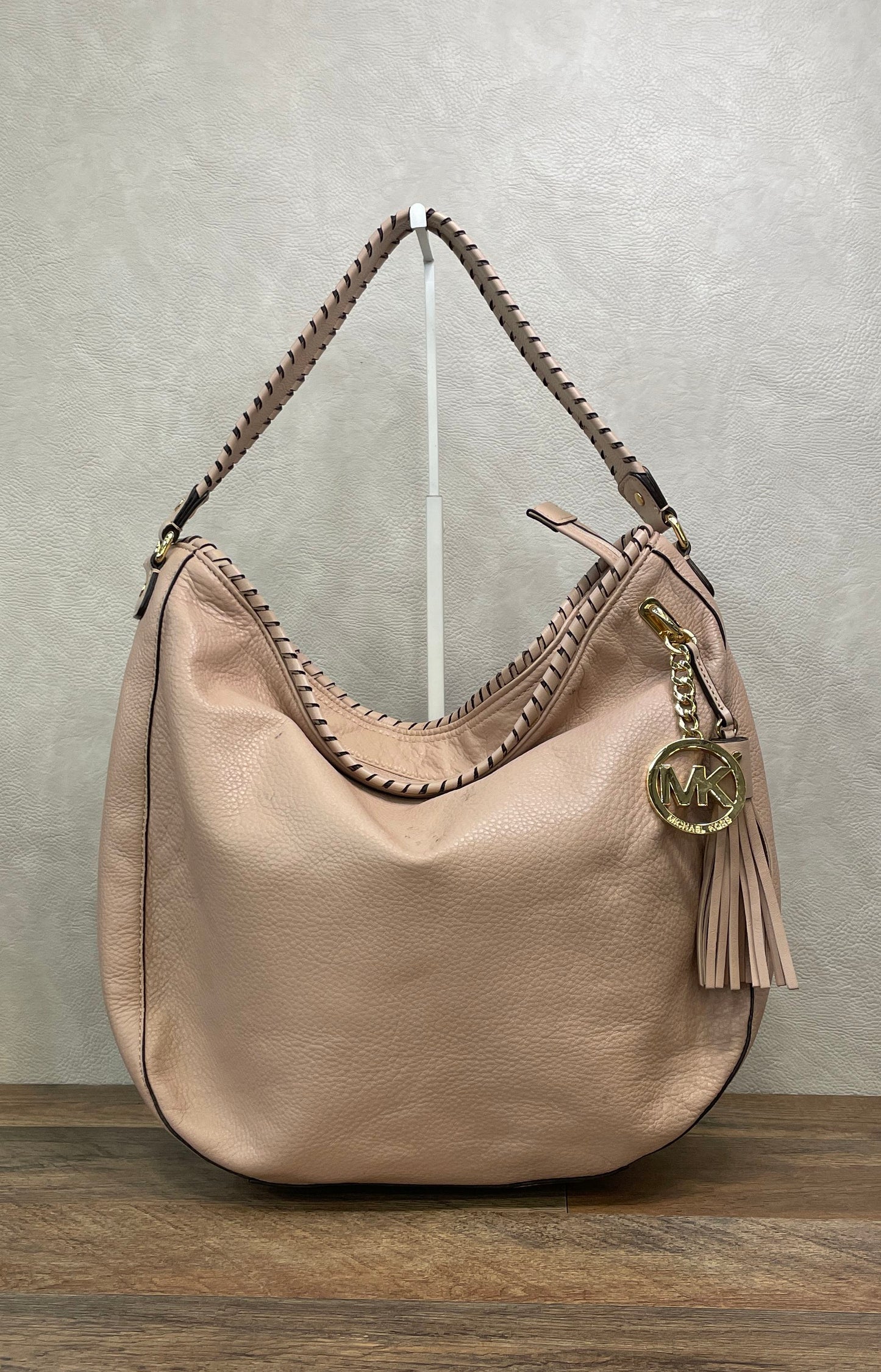 Michael Kors Cream Pebbled Leather Whipstitch Hobo Shoulder Bag Gold Hardware