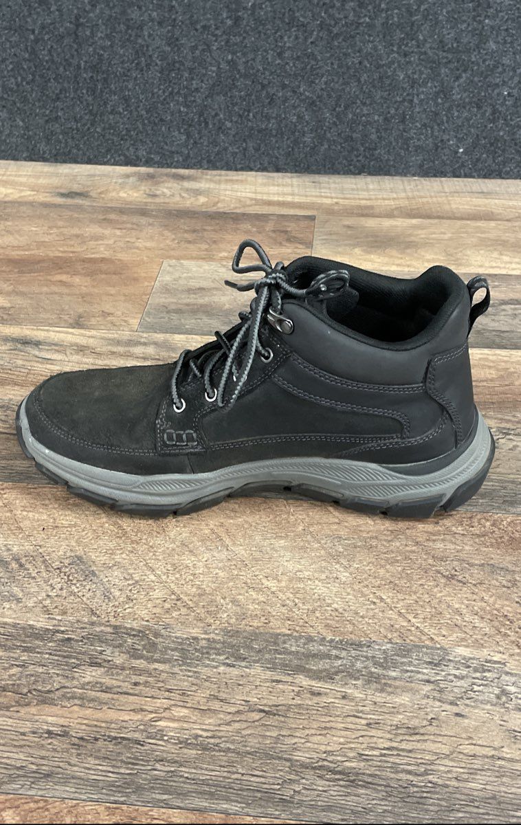 Skechers Relaxed Fit Oak Canyon Verketta Black Water Repellent Boots Size 8.5