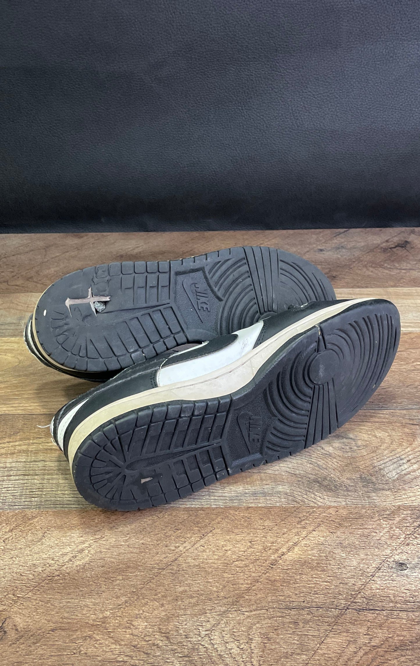 Nike Dunk Low Retro White Black Panda Sneakers Size 7