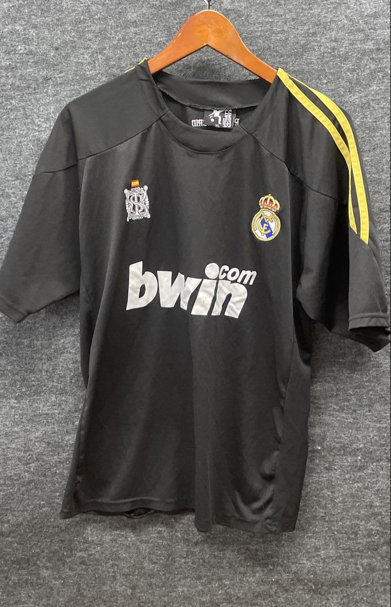 Safety Sports Real Madrid Men's Black Soccer Jersey bwin Sponsor Sz XL