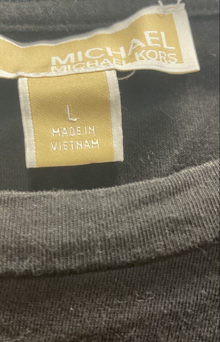 Michael Kors Women's Black Ruffle Sleeve Flutter Top Gold Logo Medallion Sz L