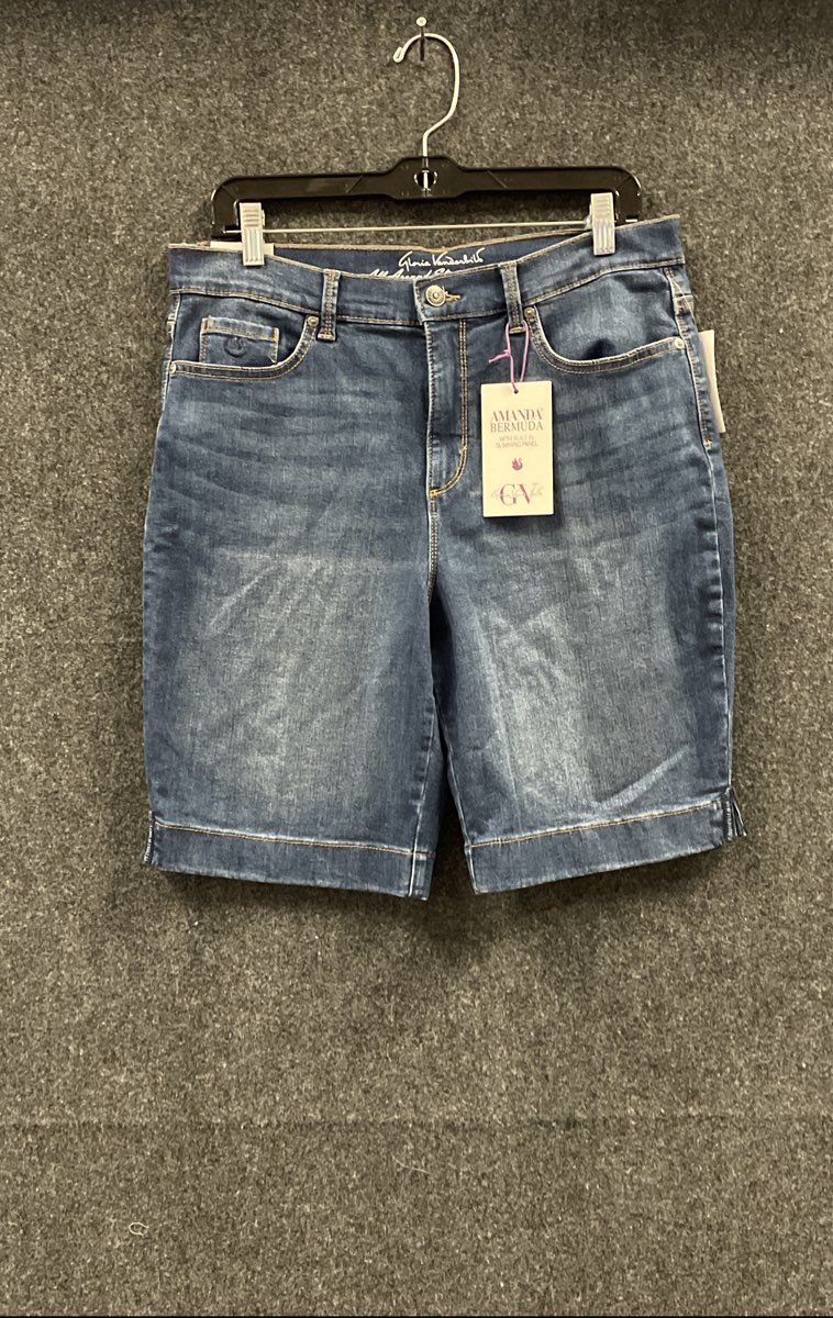Gloria Vanderbilt Women's Amanda Bermuda Shorts Blue Slimming Denim NWT Sz 12P