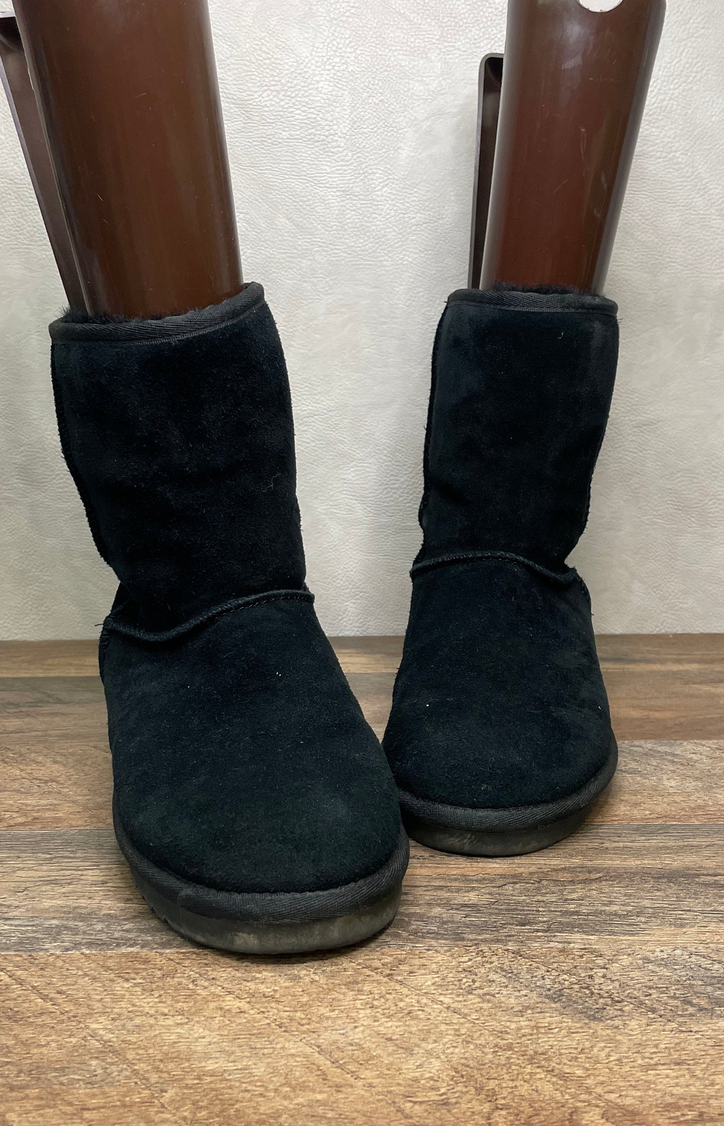 Koolaburra by UGG Black Suede Faux Fur Lined Short Boots Women's Size 9