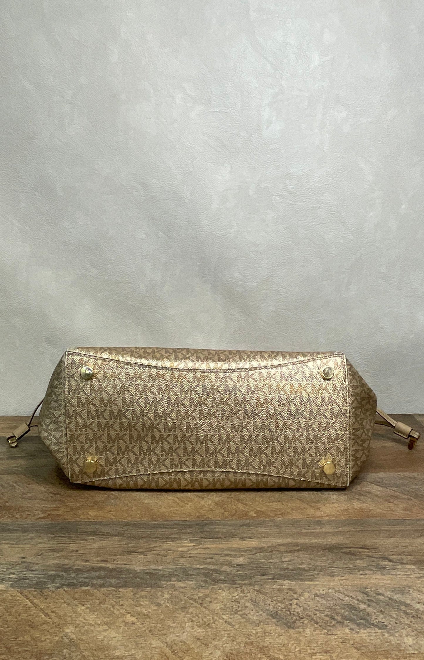 Michael Kors Gold Metallic Signature Canvas Voyager Tote Bag Gold Hardware