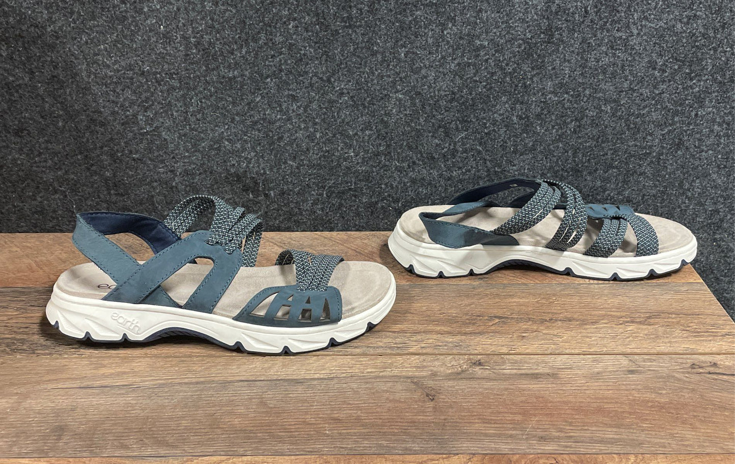 Earth Blue Nubuck Woven Strappy Sport Sandals Women's Size 7.5W