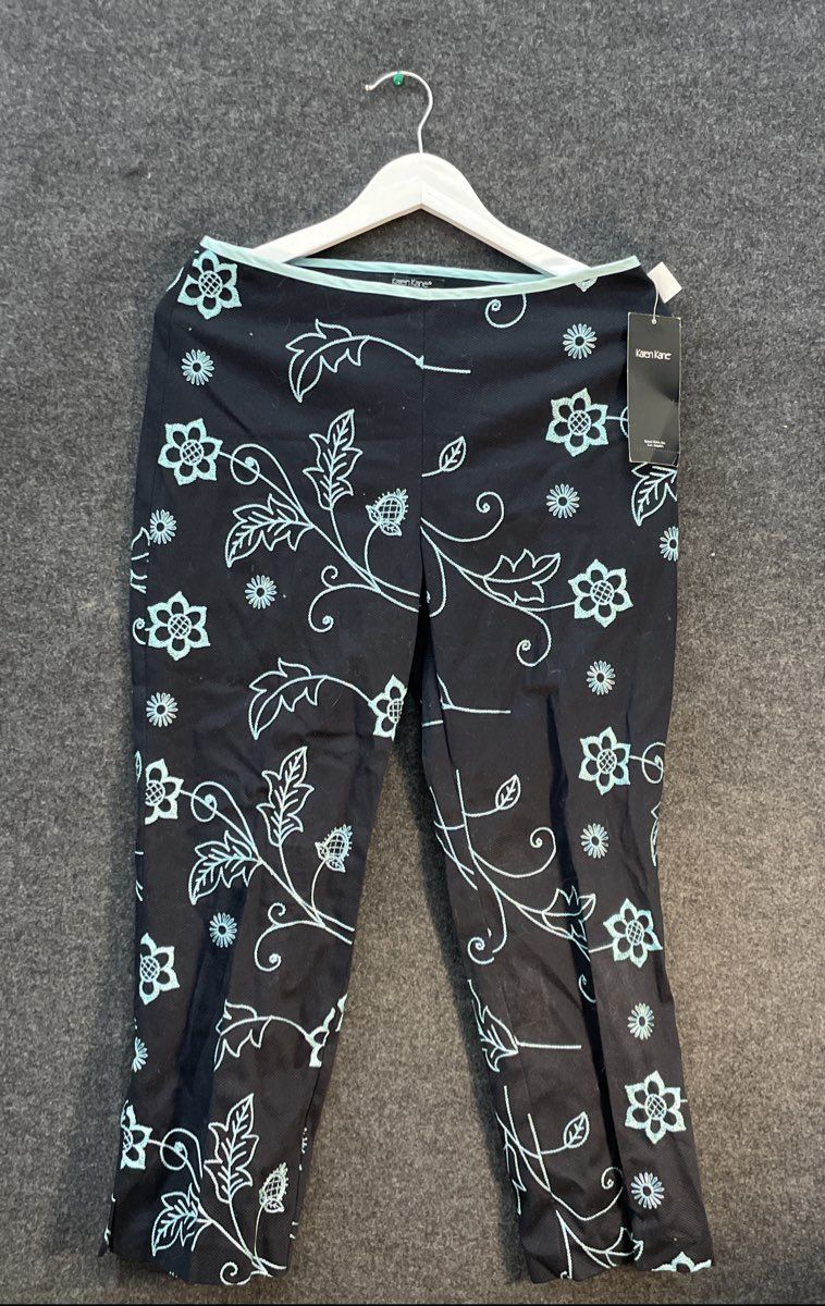 Karen Kane Lifestyle Women's Black Mint Floral Calio Embroidered Pants Sz 6 NWT
