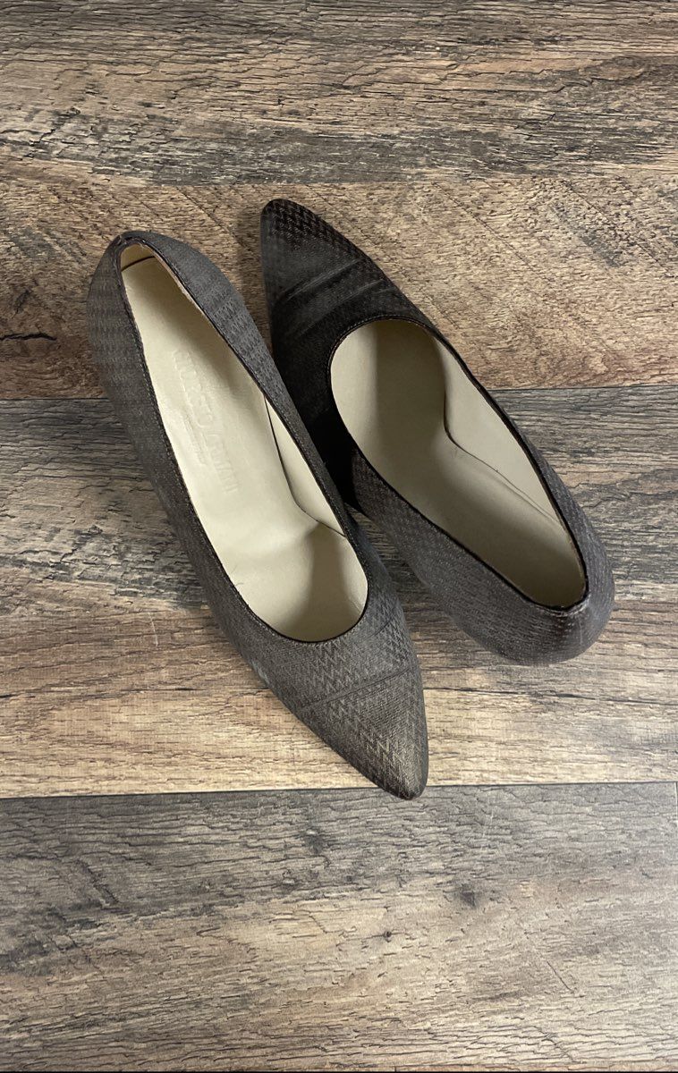 Giorgio Armani Brown Chevron Textured Leather Pointed Toe Pumps Size 37.5