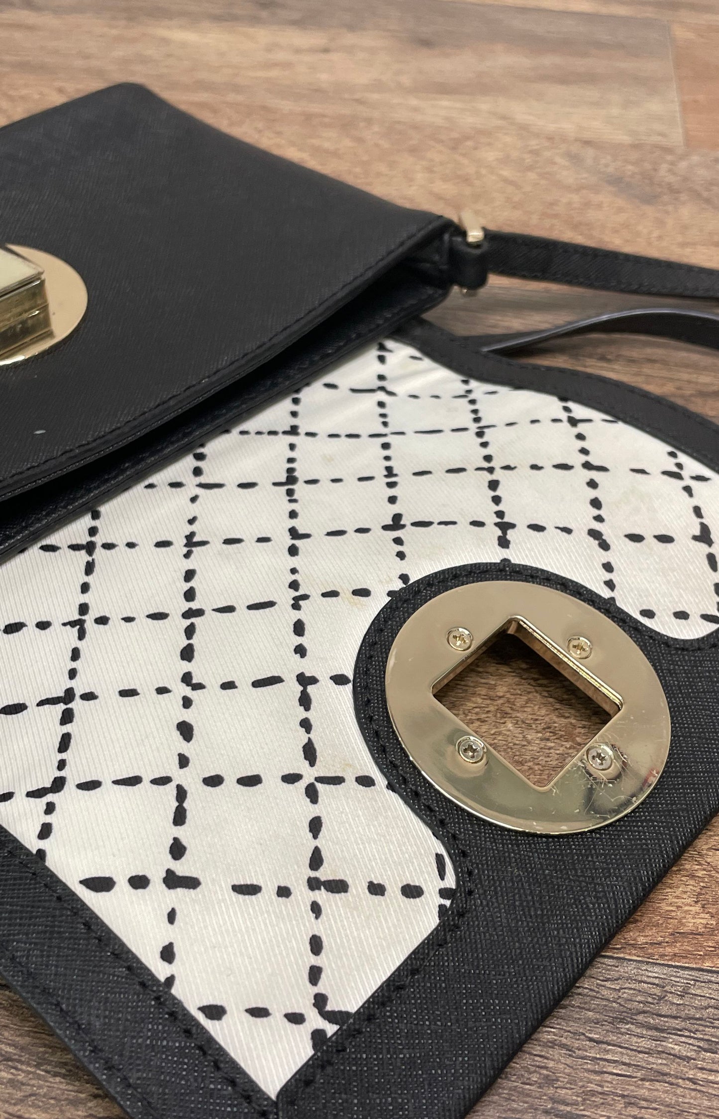 Kate Spade Black Saffiano Leather Crossbody Wallet Bag Gold Pyramid Turnlock