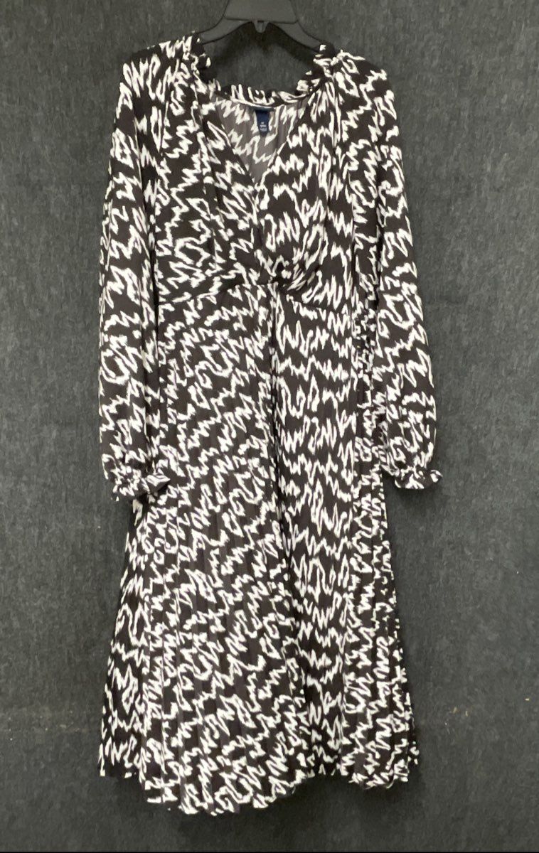 Scoop Women's Black White Abstract Wrap Style Pleated Midi Dress Sz M 8-10