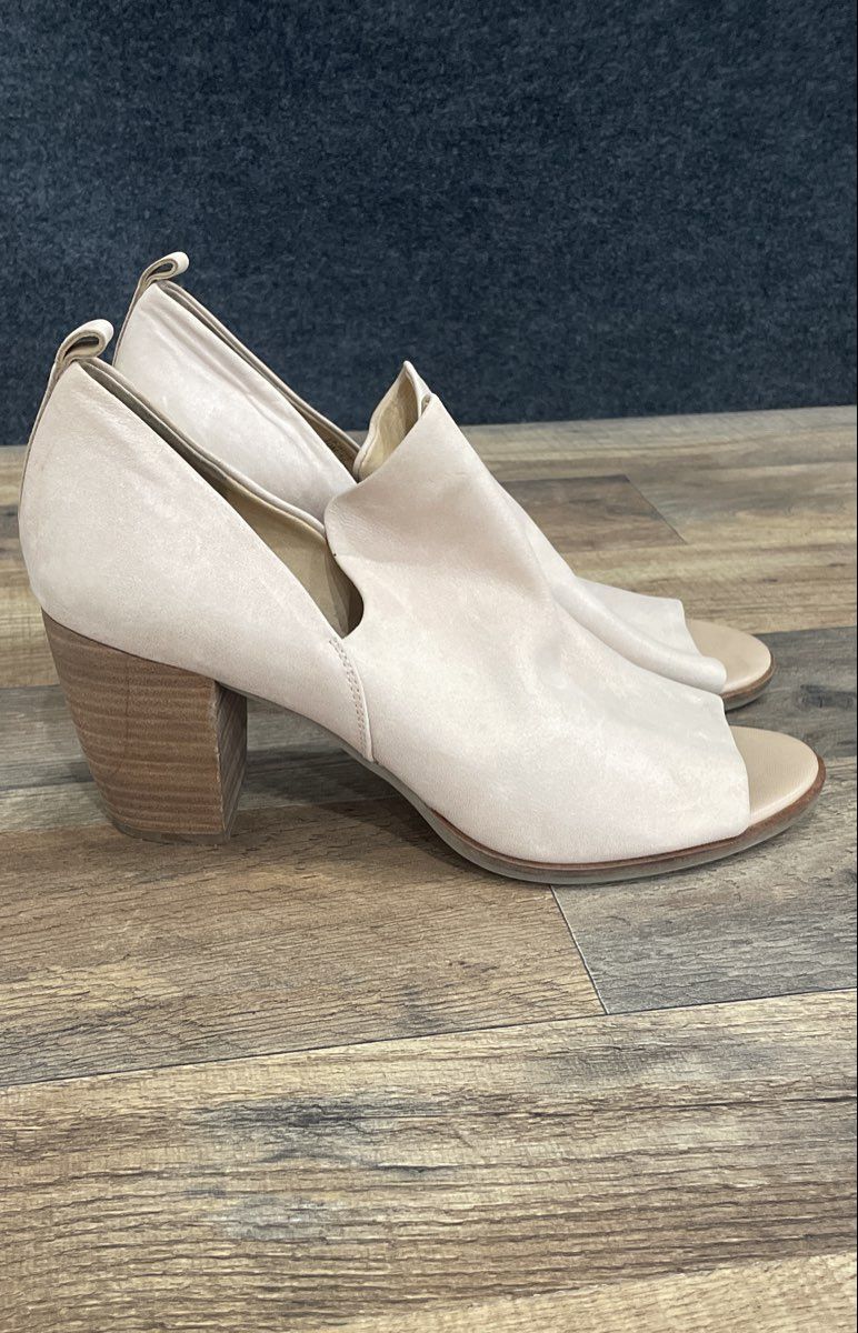 Lucky Brand Beige Draped Peep Toe Stacked Heel Booties Size 10M