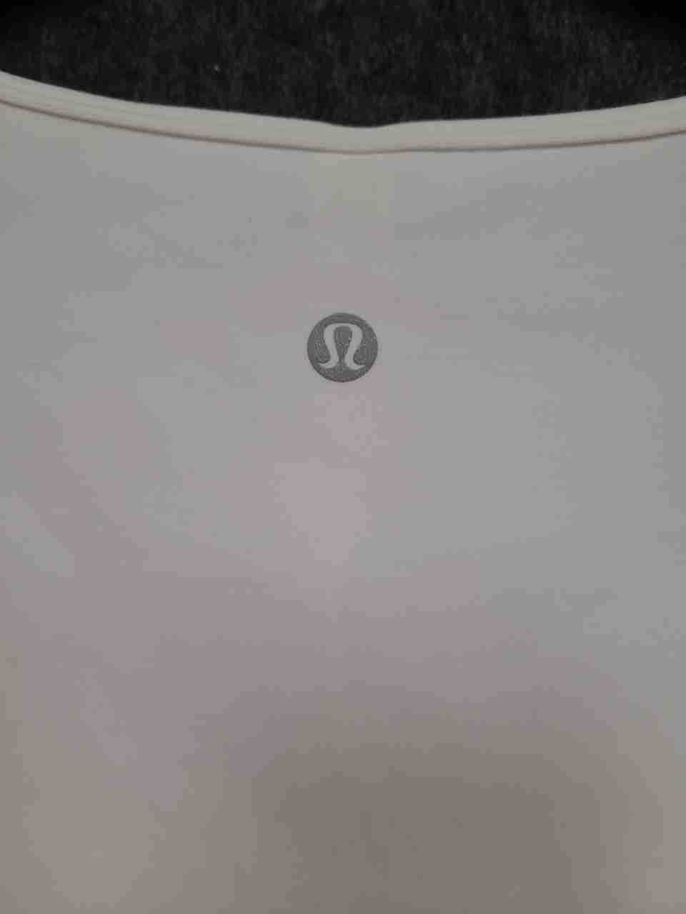 Lululemon Women's Align V-Neck T-Shirt White Cropped Short Sleeve Sz 12