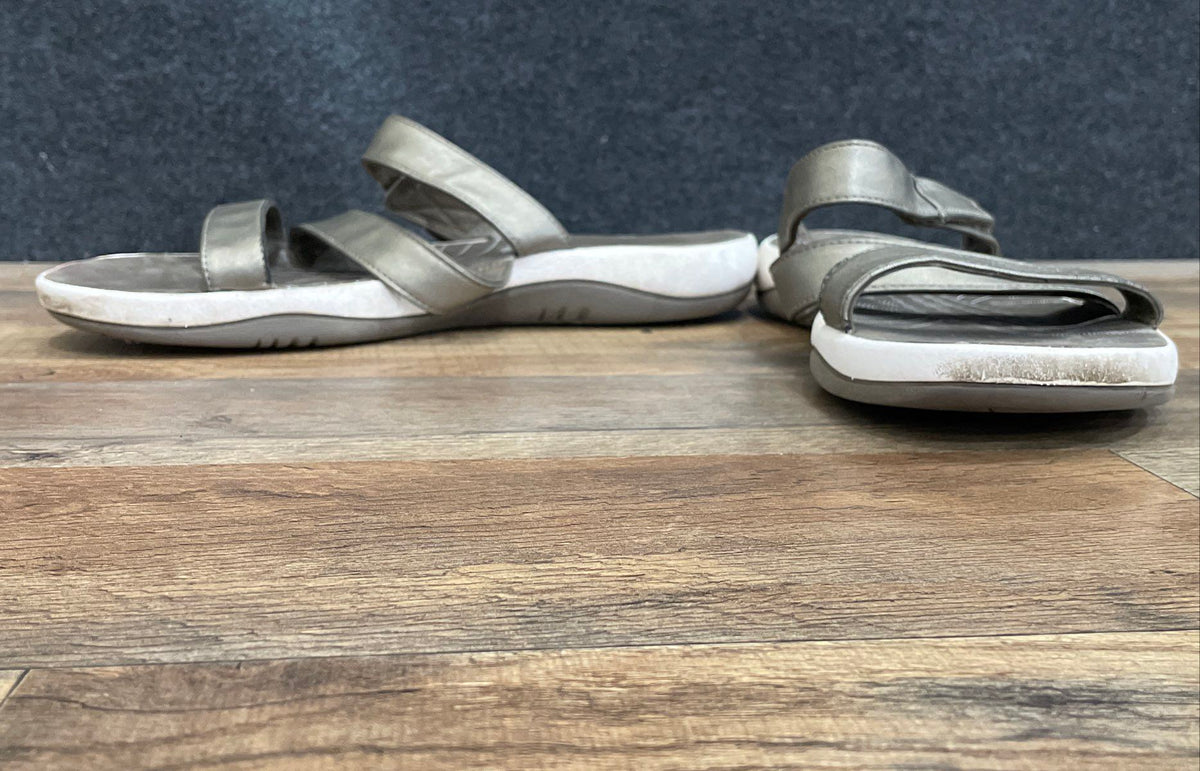 Clarks Cloudsteppers Sillian 2.0 Brown White Metallic Slide Sandals Size 10.5