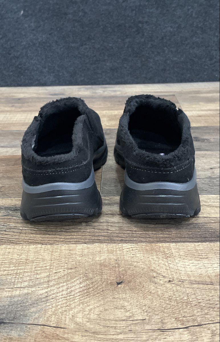Skechers Relaxed Fit Easy Going Black Faux Fur Lined Mules Women's Size 6