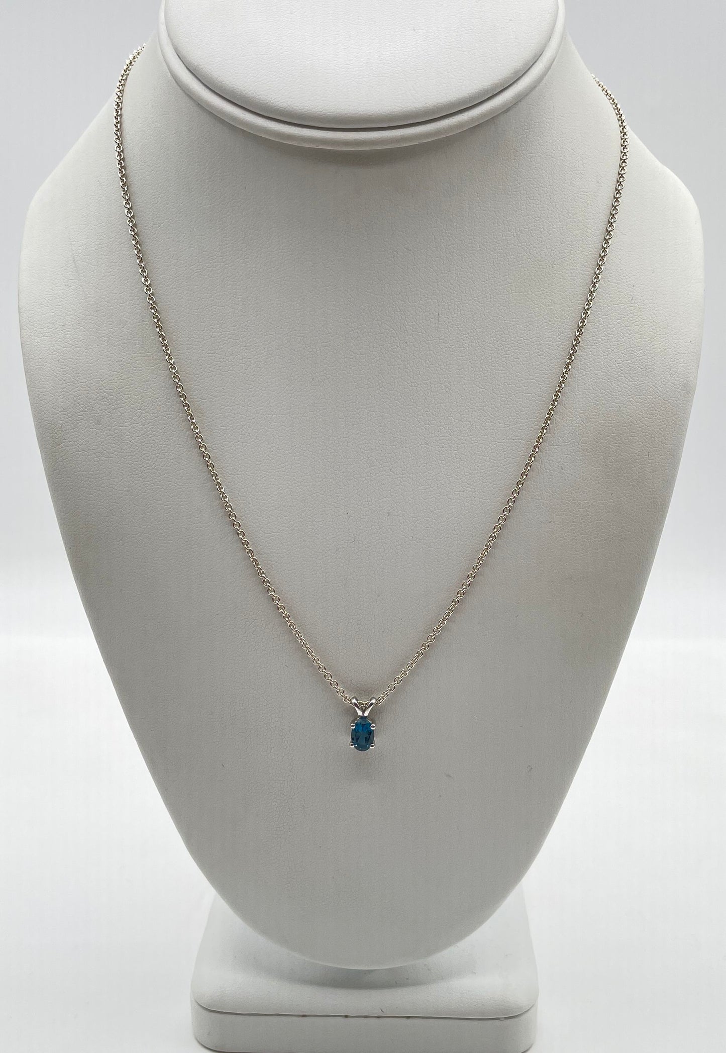 925 Sterling Silver Oval Cut Blue Topaz Accent Pendant Necklace 4.3g