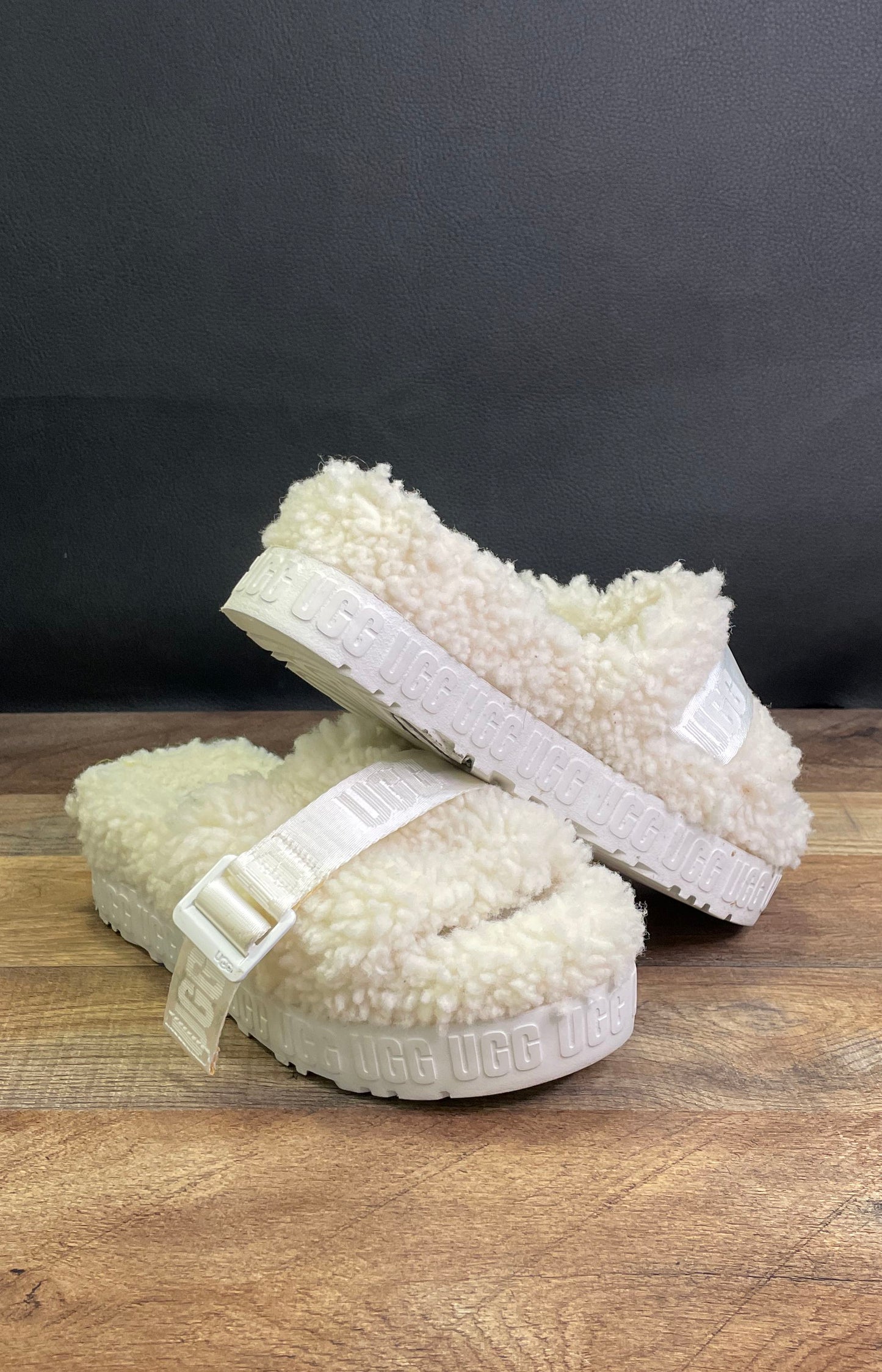 UGG Fluffita White Sheepskin Platform Slide Slippers Women's Size 7