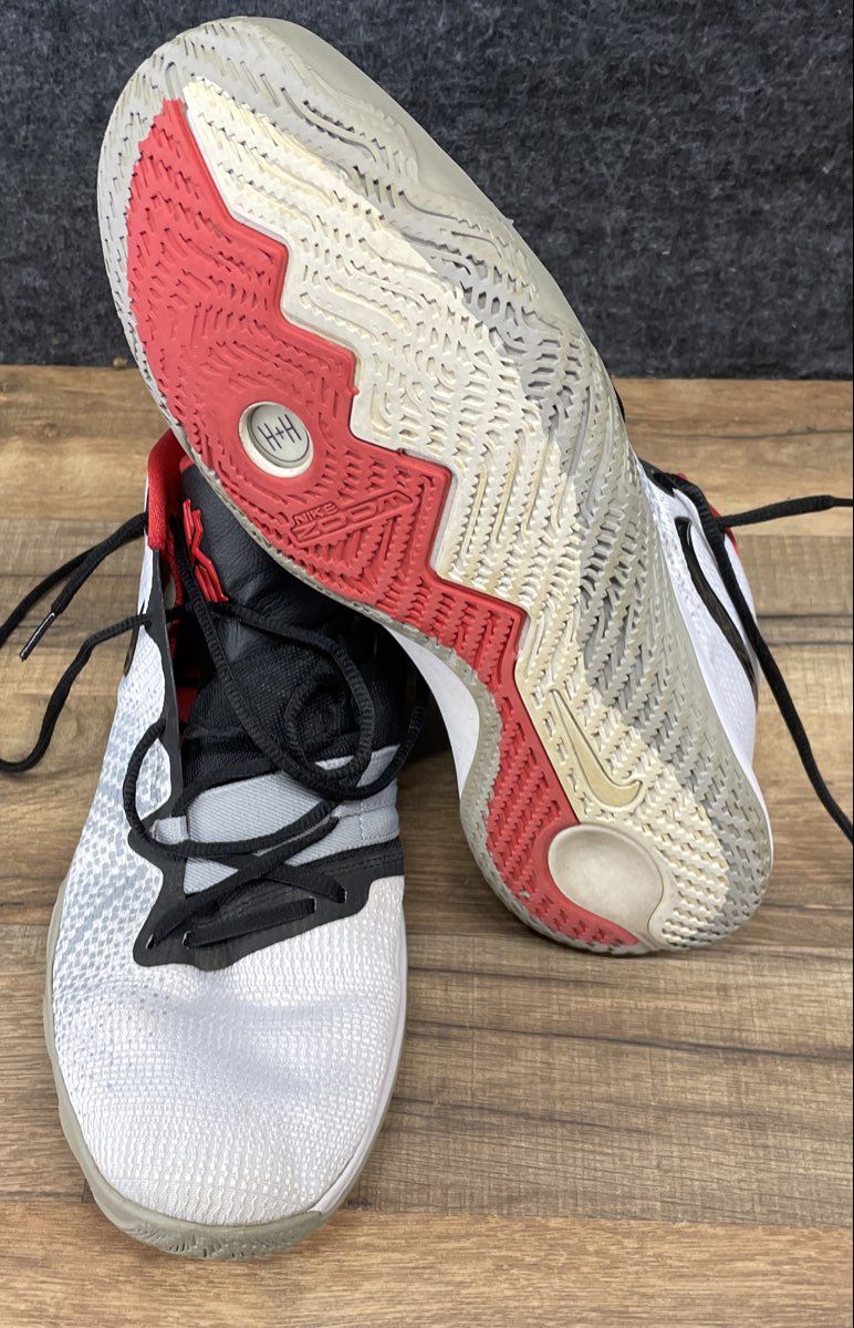 Nike Kyrie Flytrap EP White Black Red Basketball Shoes Men's Size 12