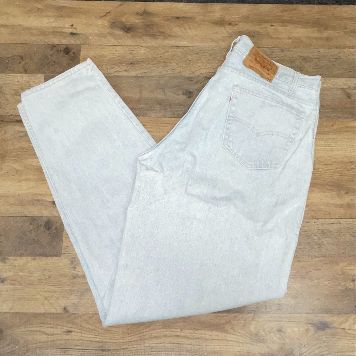 Vintage 90s Levi's Men's 560 Loose Fit Tapered Light Wash Jeans USA Made 36x34