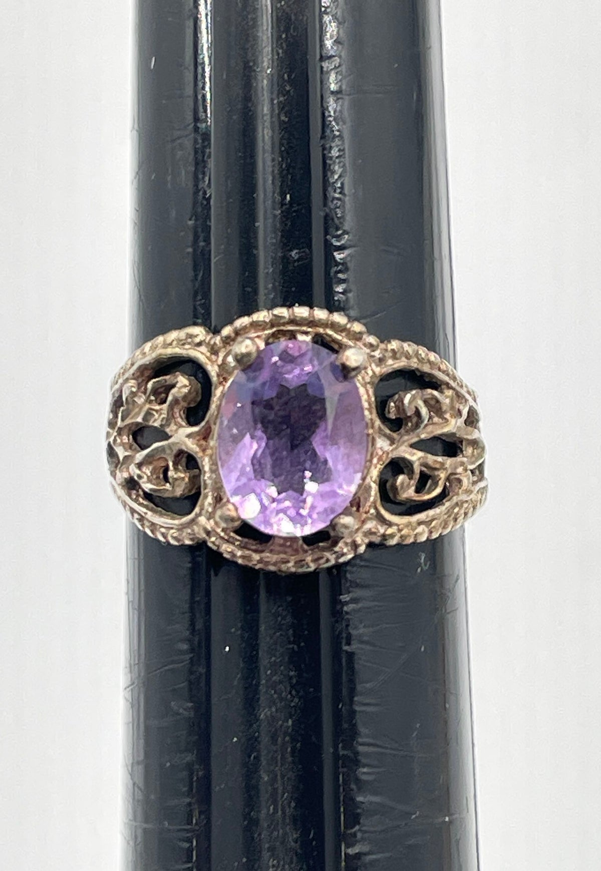 925 Sterling Silver Oval Amethyst Openwork Filigree Band Ring 3.1g