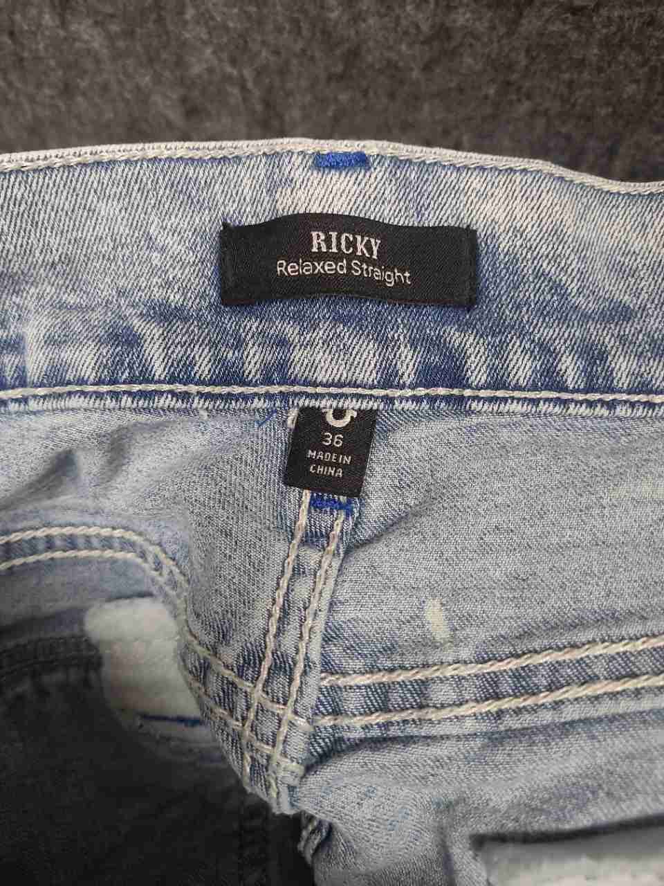 True Religion Men's Ricky Relaxed Straight Light Wash Blue Denim Jeans Size 36