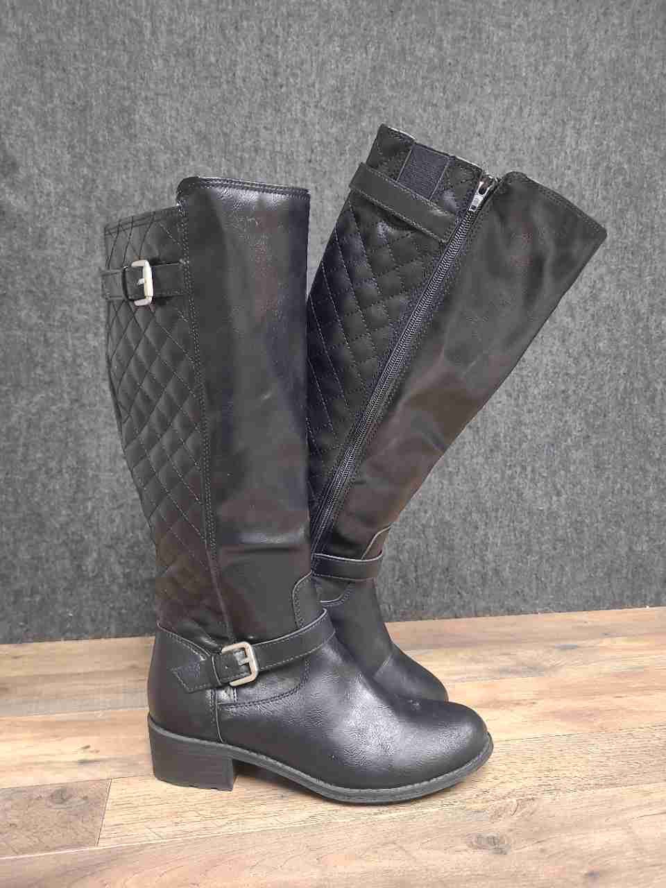 St. John's Bay Darling Black Quilted Riding Boots Women's Size 8.5