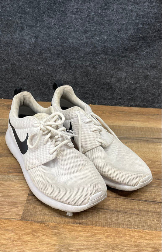 Nike Roshe One White Black Women's Running Sneakers Size 8