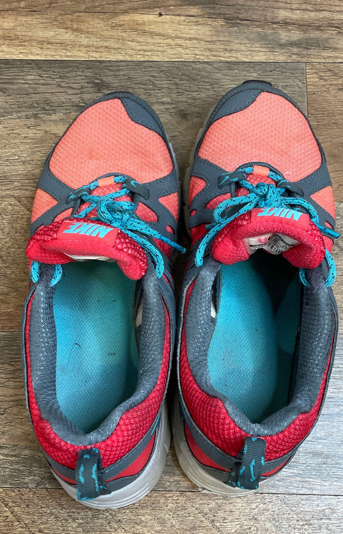 Nike Alvord 10 Grey Blue Orange Red Trail Running Shoes Women's Size 8.5