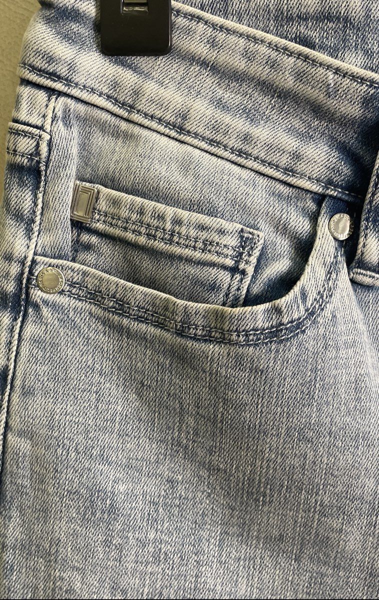 Karl Lagerfeld Women's Light Wash Rhinestone Cuff Cropped High Rise Jeans Sz 4