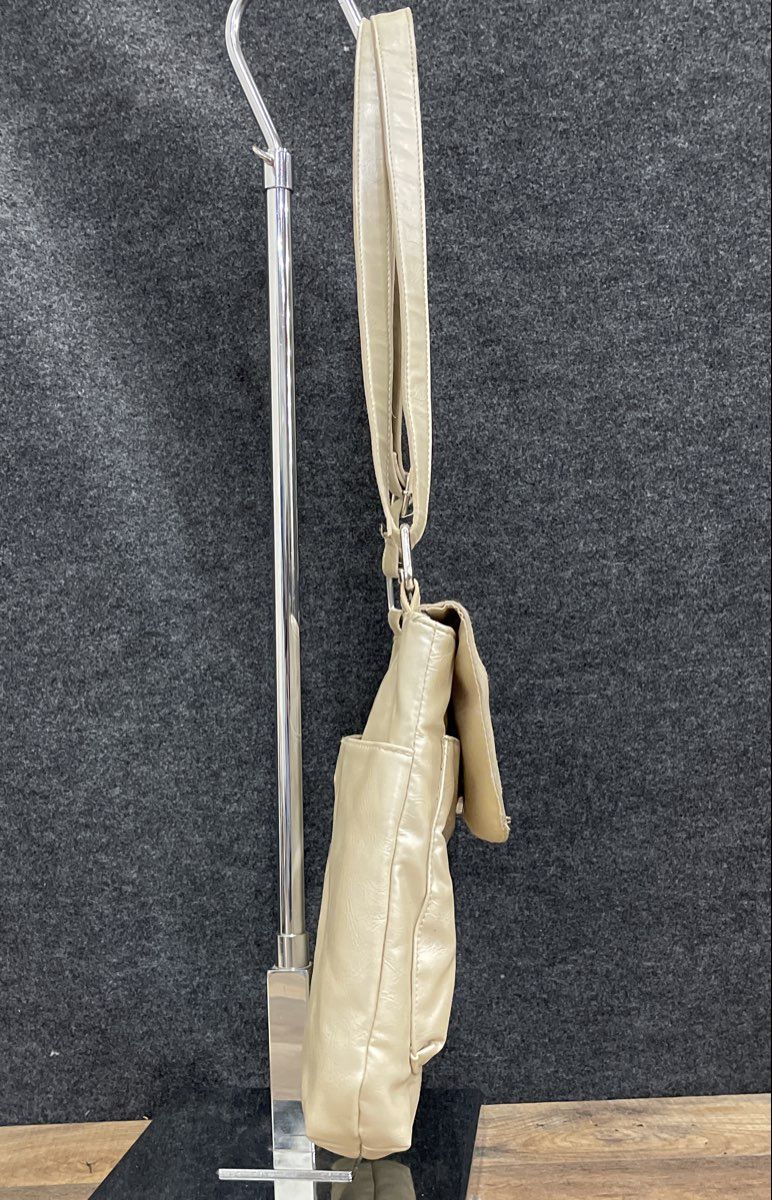 Apt. 9 White Leather Crossbody Shoulder Bag Front Flap Zipper Pocket
