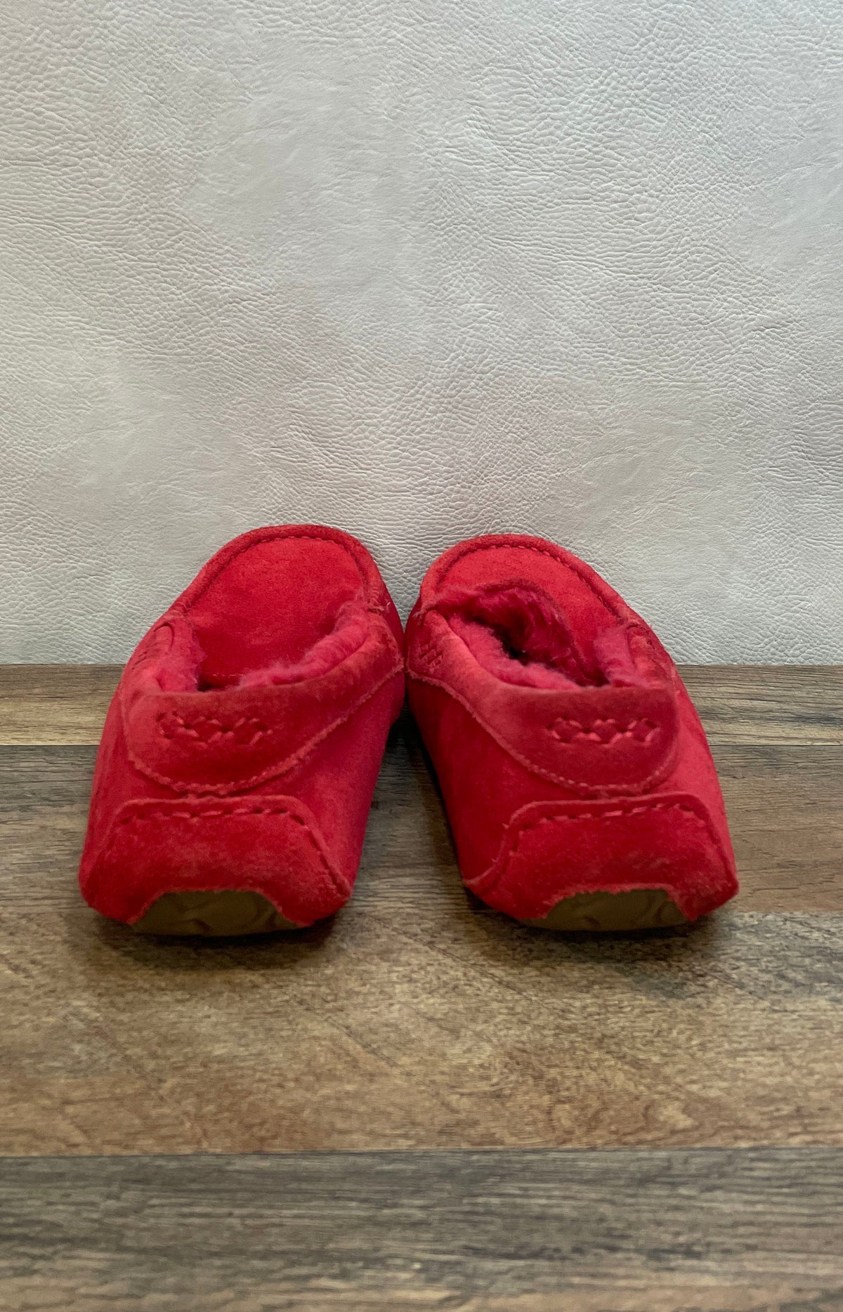 UGG Ansley Red Suede Moccasin Slippers Women's Size 9