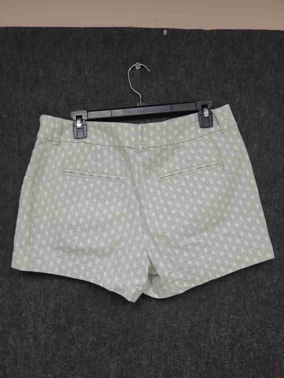 Loft Outlet Women's Light Green Geometric Starburst 4" Inseam Shorts Size 6