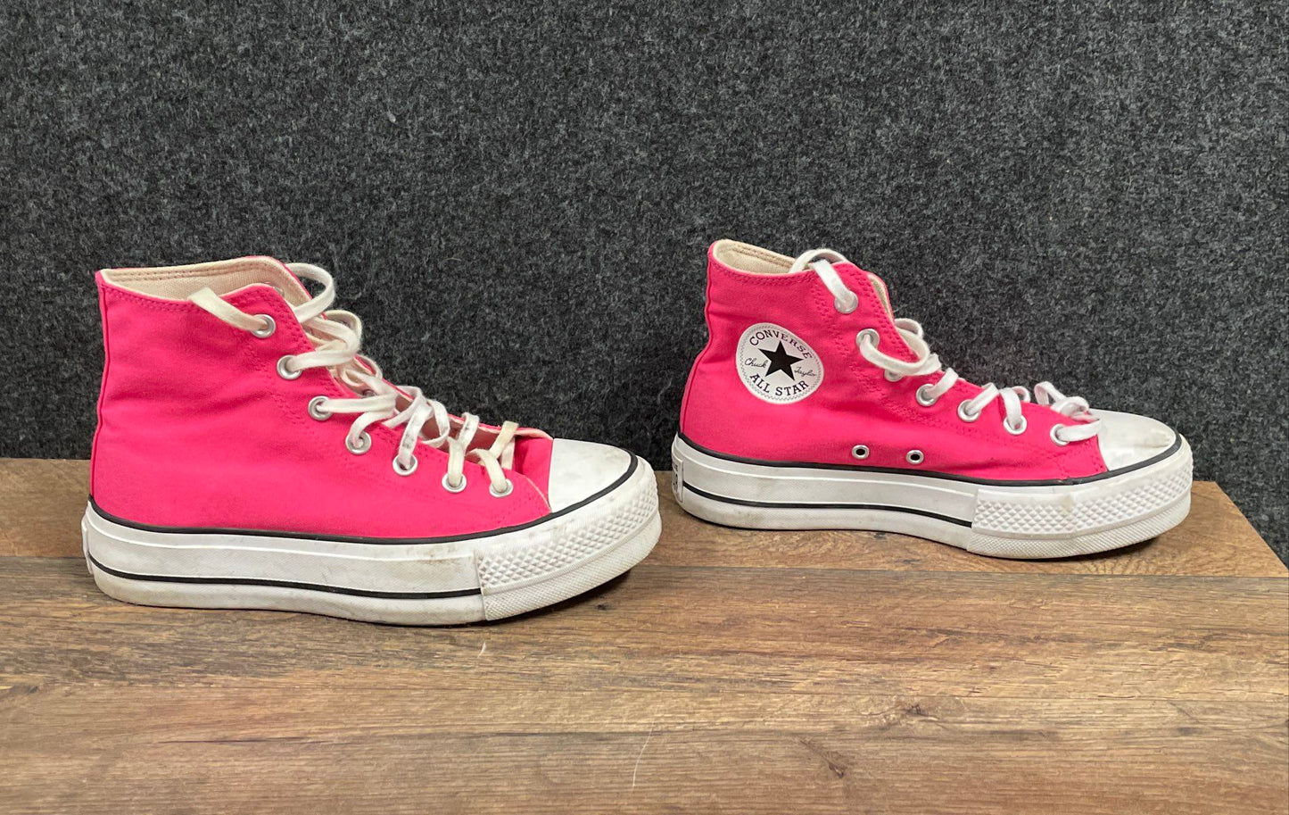 Converse Chuck Taylor All Star Lift Platform High Top Hyper Pink Size 7