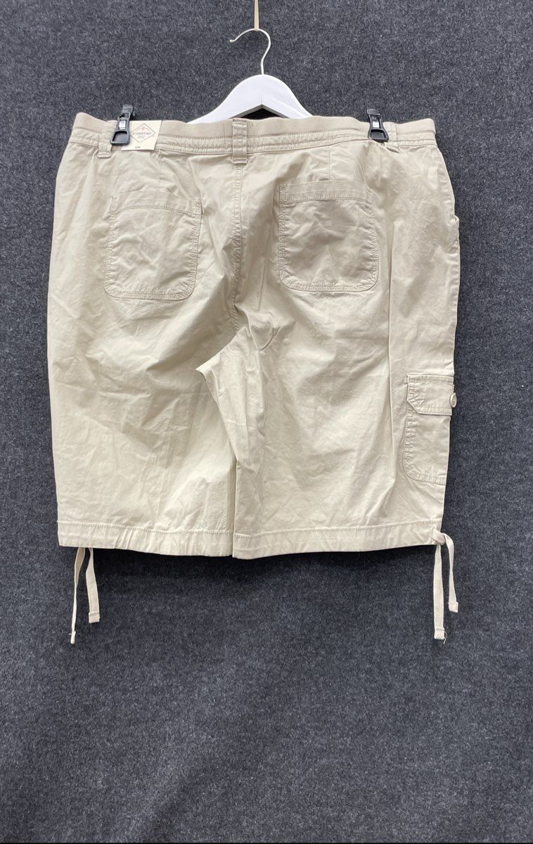 St. John's Bay Women's Mid Rise Bermuda Shorts Khaki Cargo NWT Sz 18W