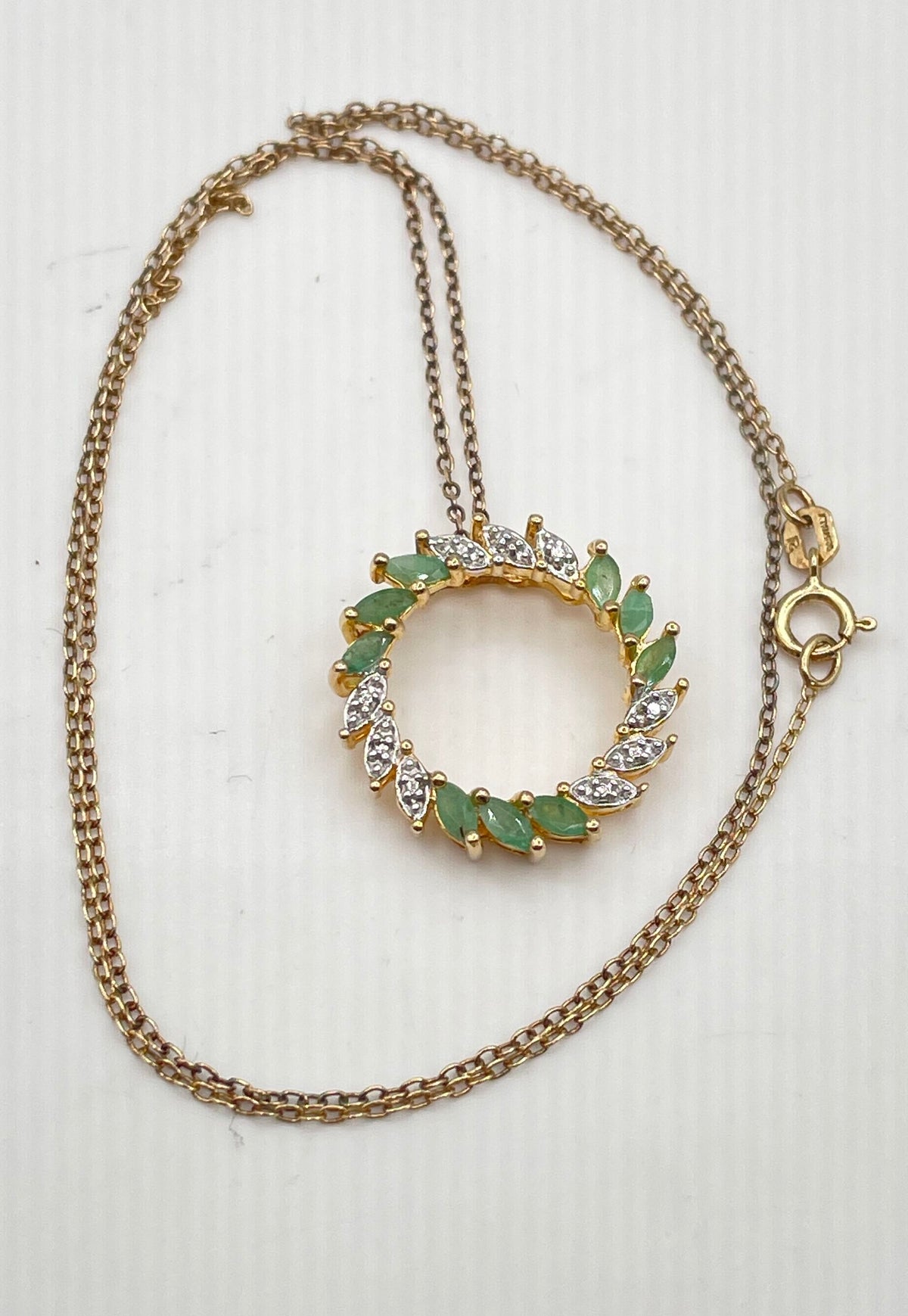 925 Sterling Silver GP Emerald Wreath Pendant W/ Low Grade (84.31) Necklace 3.2g