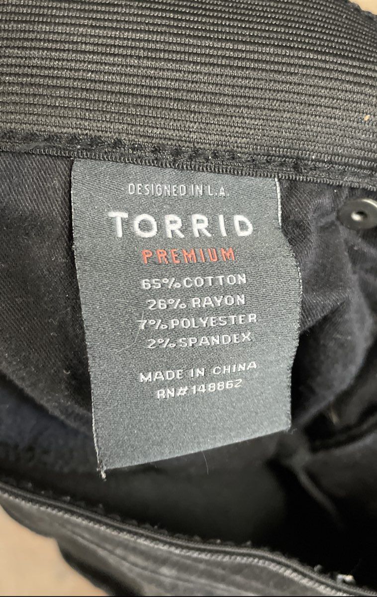 Torrid Women's Premium Sky High Skinny Jeans Black Faded Wash Sz 12R
