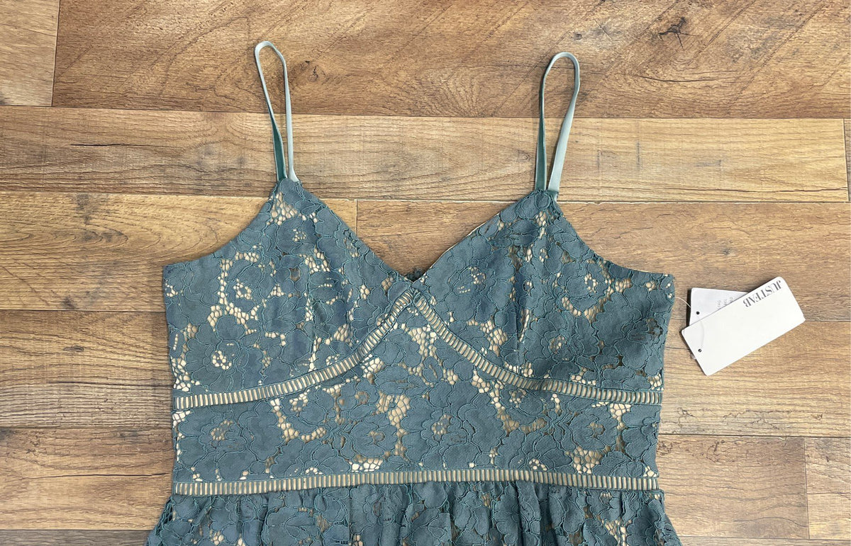 JustFab Women's Blue Floral Lace V-Neck Adjustable Strap Fit Flare Dress Sz L