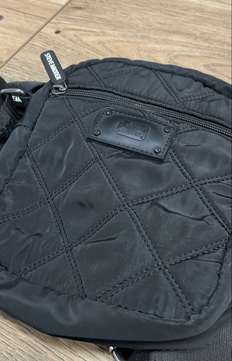 Steve Madden Black Quilted Nylon Crossbody Bag Adjustable Logo Strap Purse